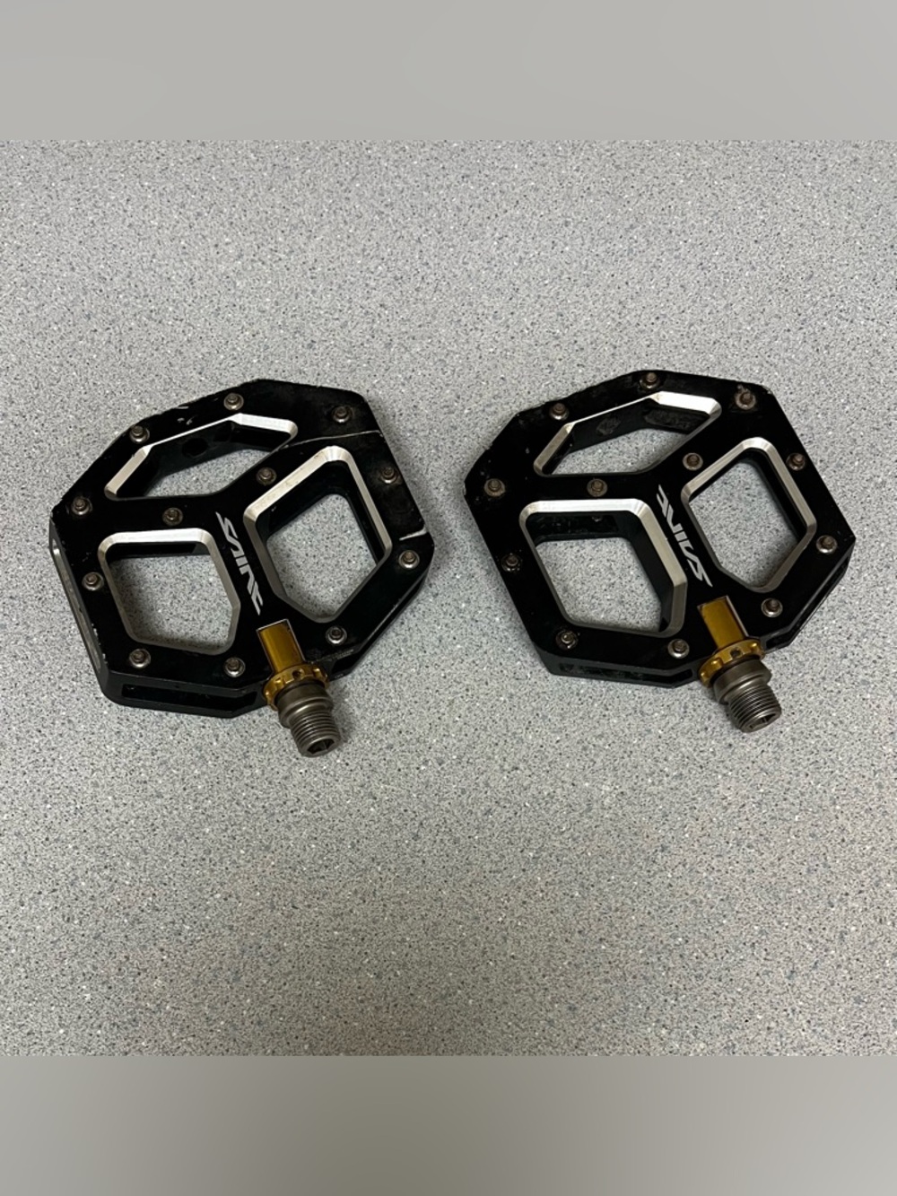 SHIMANO SAINT PD-M828 FLAT MTB Bike PEDALS